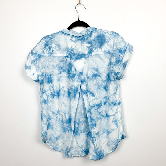 NWT Thread & Supply Short Sleeve Button-Up Blue & White Tie Dye - Picture 8 of 10